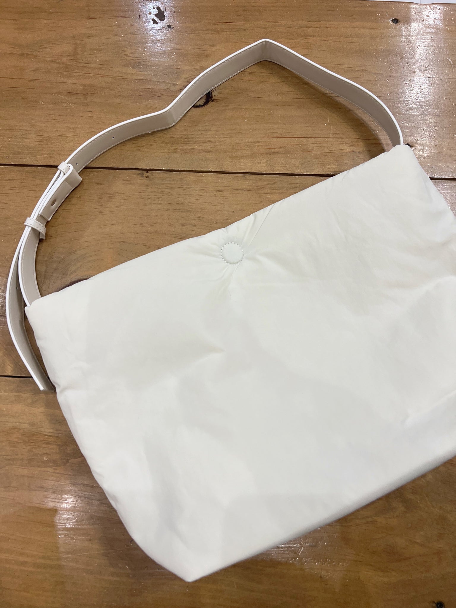 FAME Padded  shoulder bag
