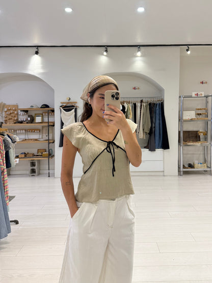 TRILL Contrast Piping top