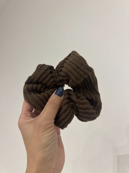 YAKO Sweater scrunchies