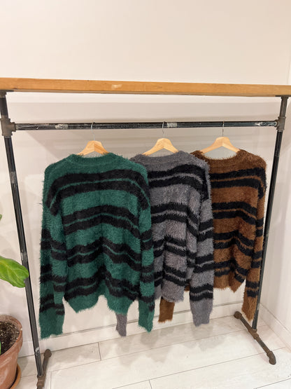 BORDER Stripe fuzzy sweater