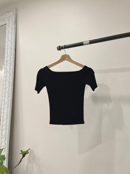 REESE Off-shoulder top