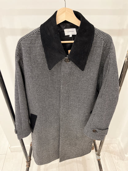 MAAS Contrast collar wool coat