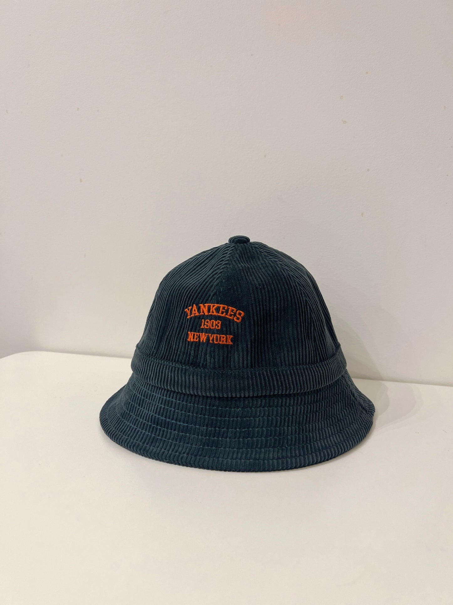 MARU Corduroy bucket hat