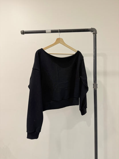 BOTA Off shoulder sweatshirt
