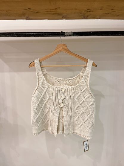 MOVE Cable knit vest