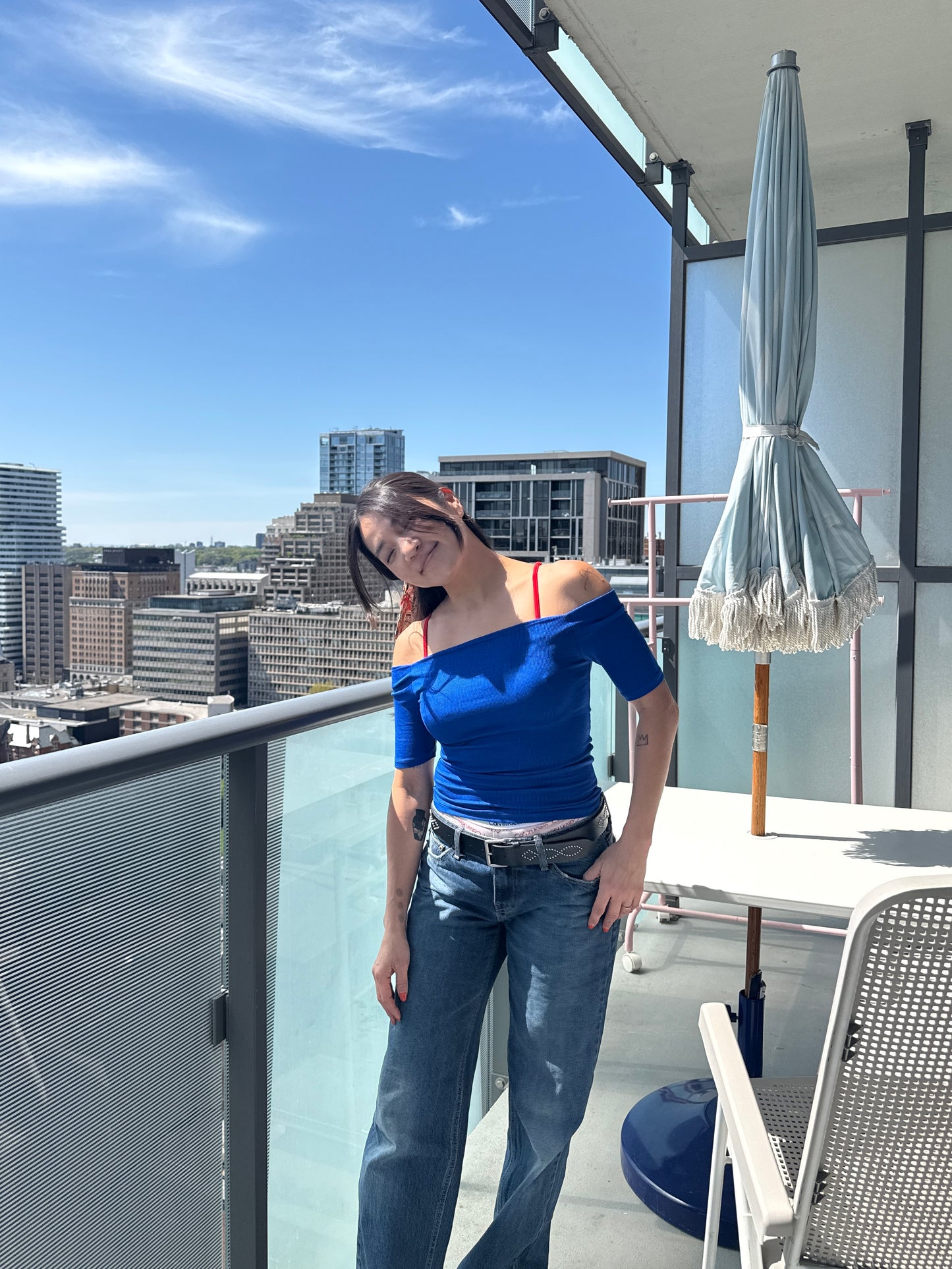 REESE Off-shoulder top