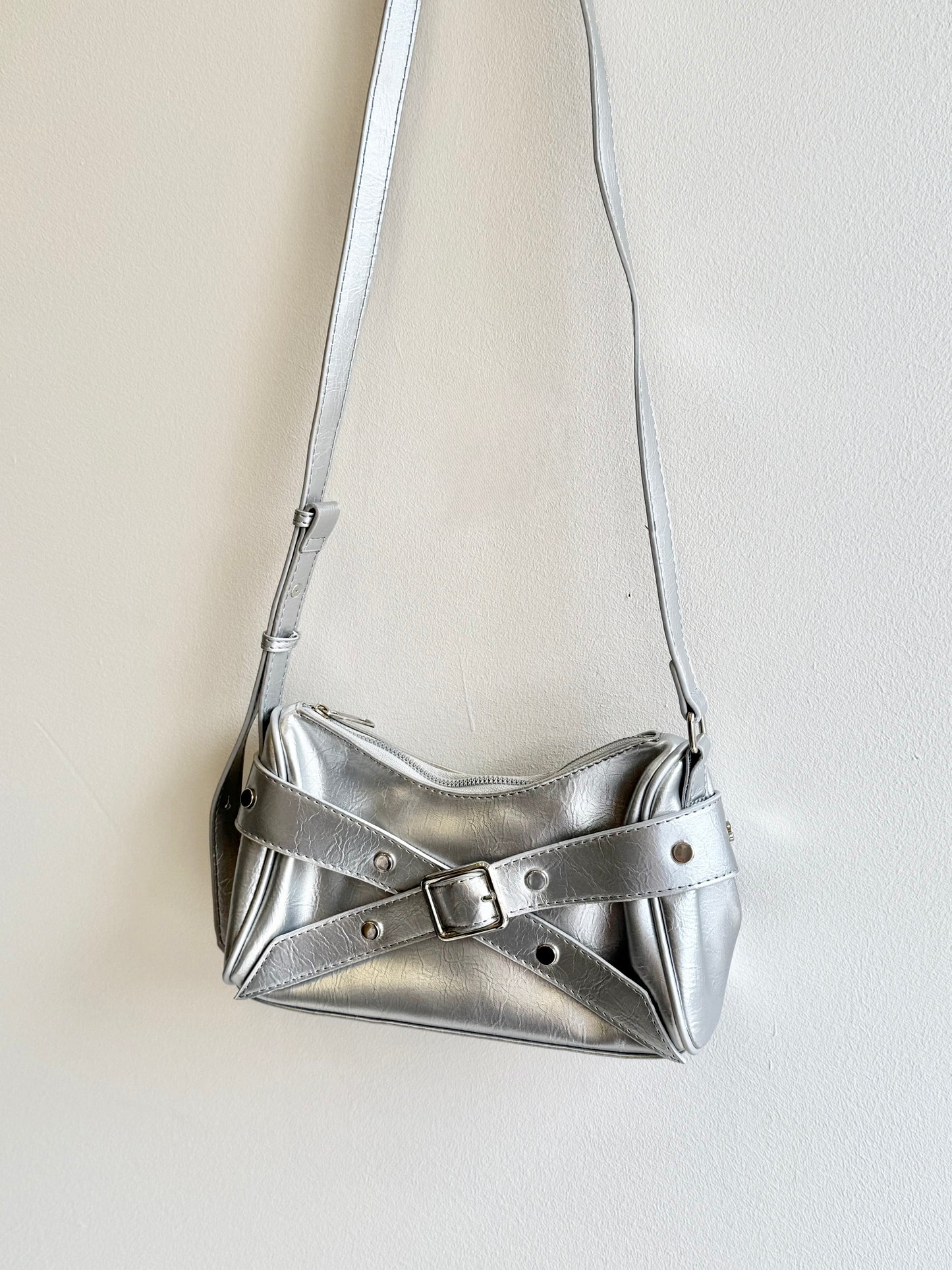 PLUS Silver belted purse