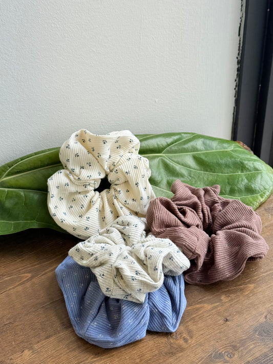 JIJI Scrunchie