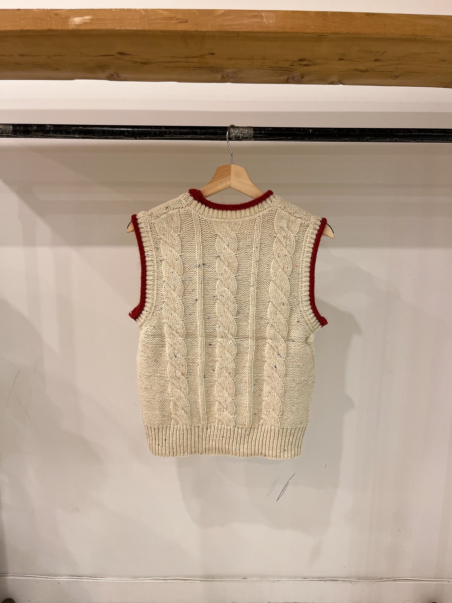 GAROM Speckled cable-knit vest