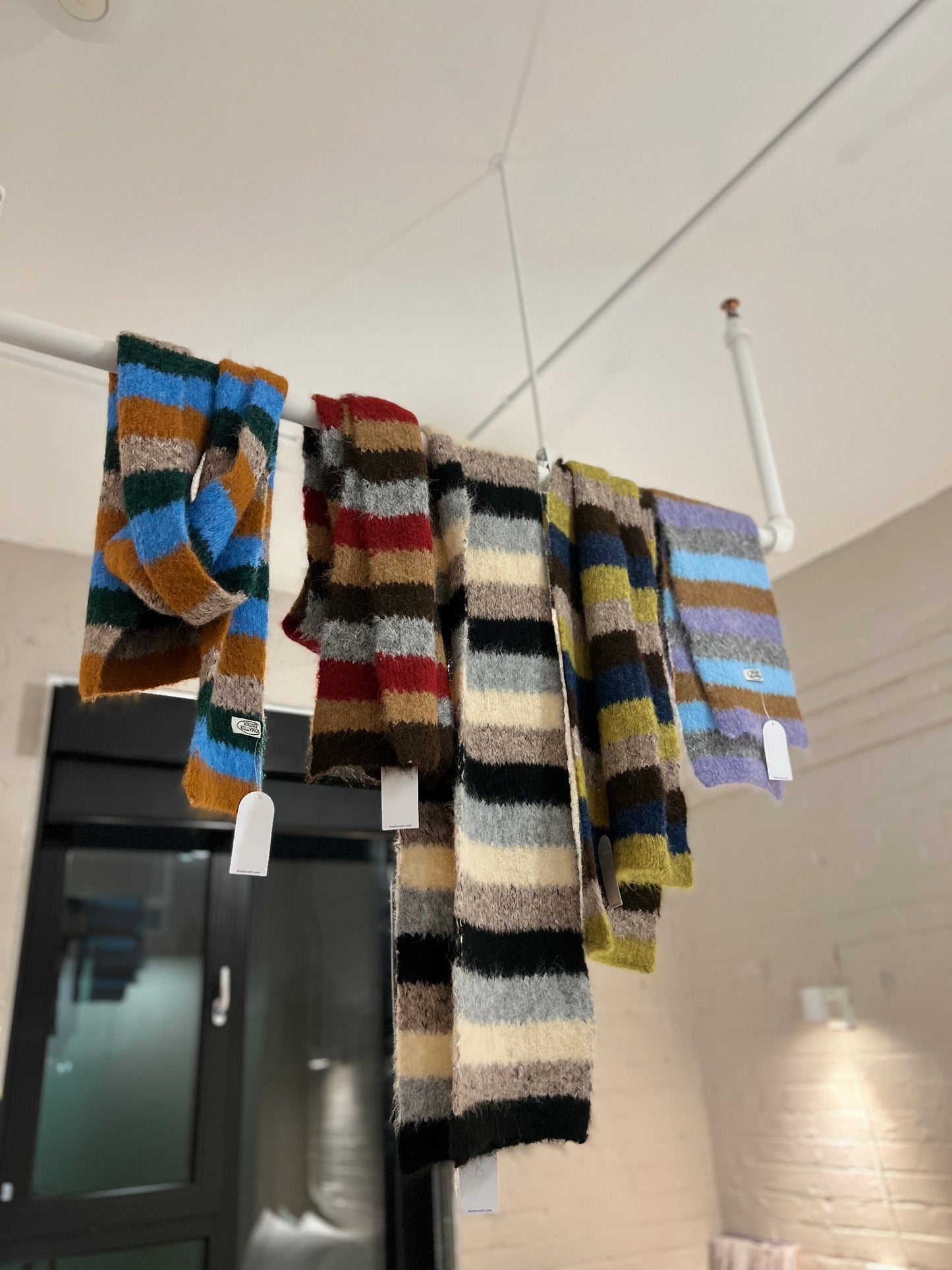 IMAGINE Fuzzy stripe scarf