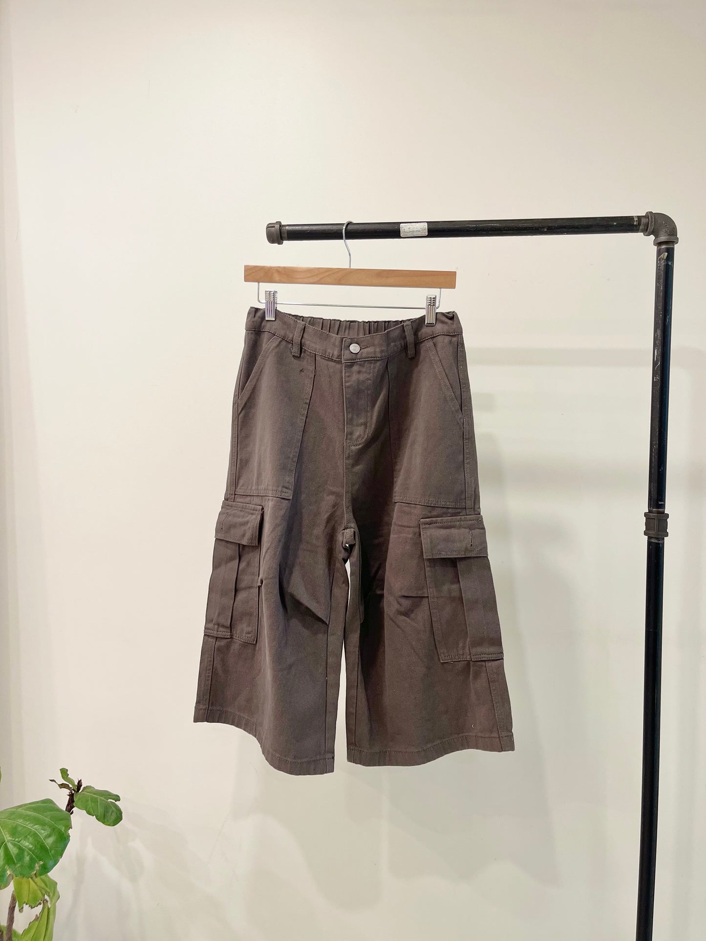 OAK Wide-leg cargo shorts