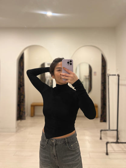 MILLIE Pointed hem turtleneck top