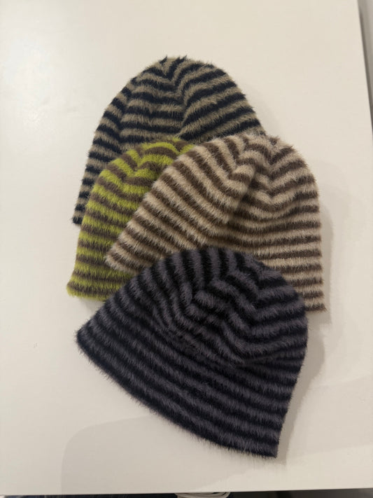 ROYEL Stripe fuzzy toque