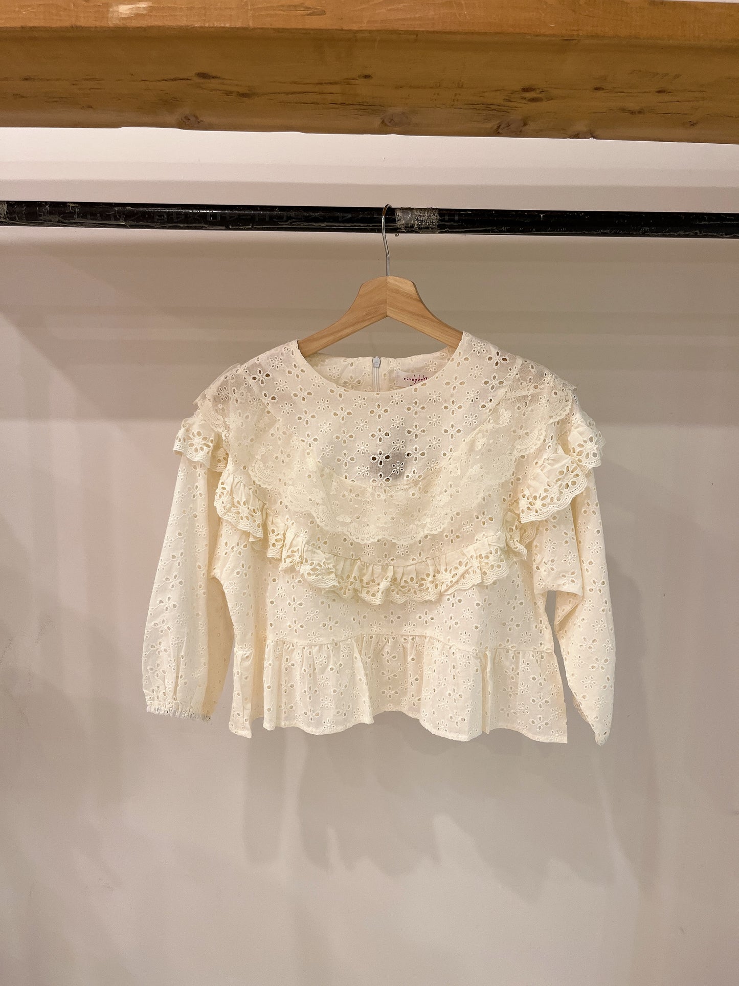 JUDY Eyelet blouse