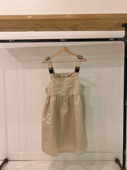 GATE  Overall buckle dress