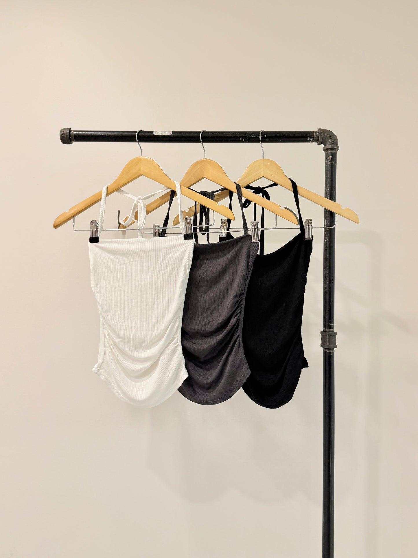 ARI Ribbed halter top