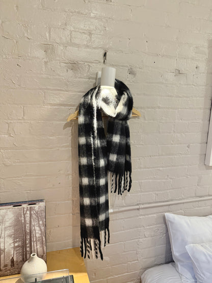 KUSA Checker scarf