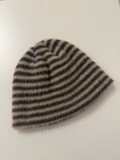 ROYEL Stripe fuzzy toque