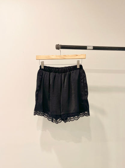 SOLENE Lace satin shorts