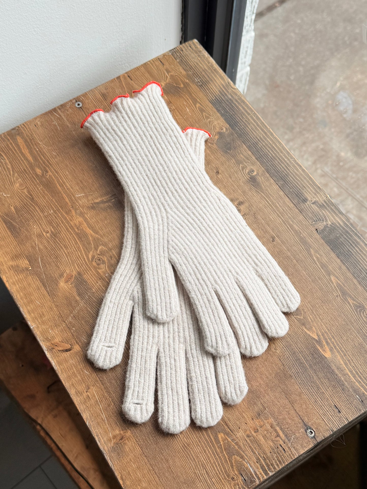OVER Lettuce hem gloves
