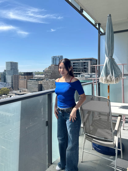 REESE Off-shoulder top