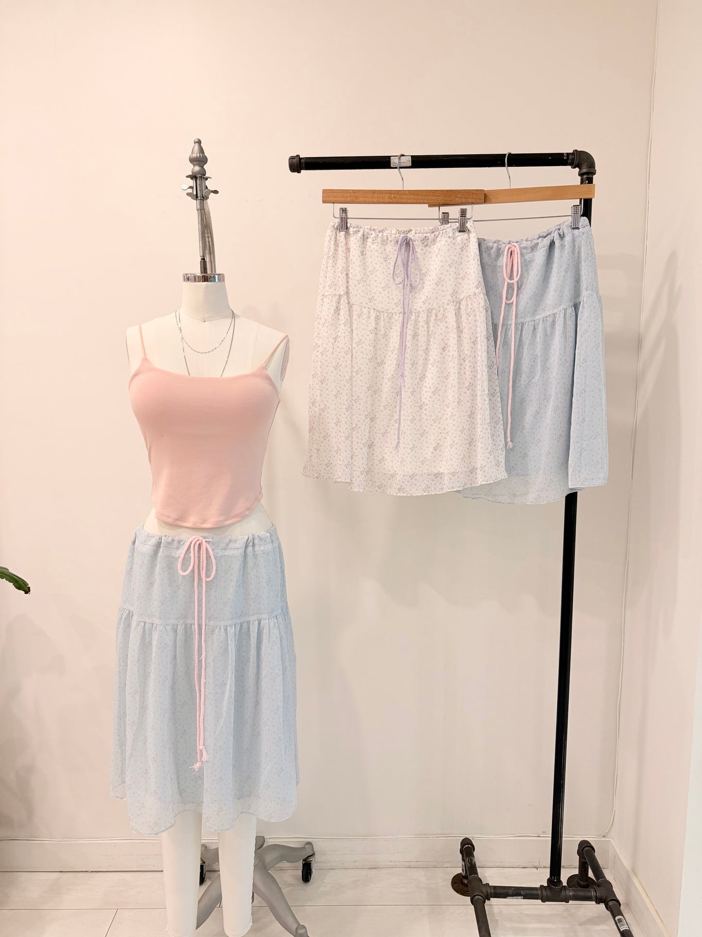 PRIYA Floral skirt