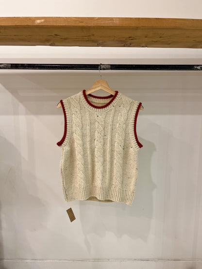 GAROM Speckled cable-knit vest