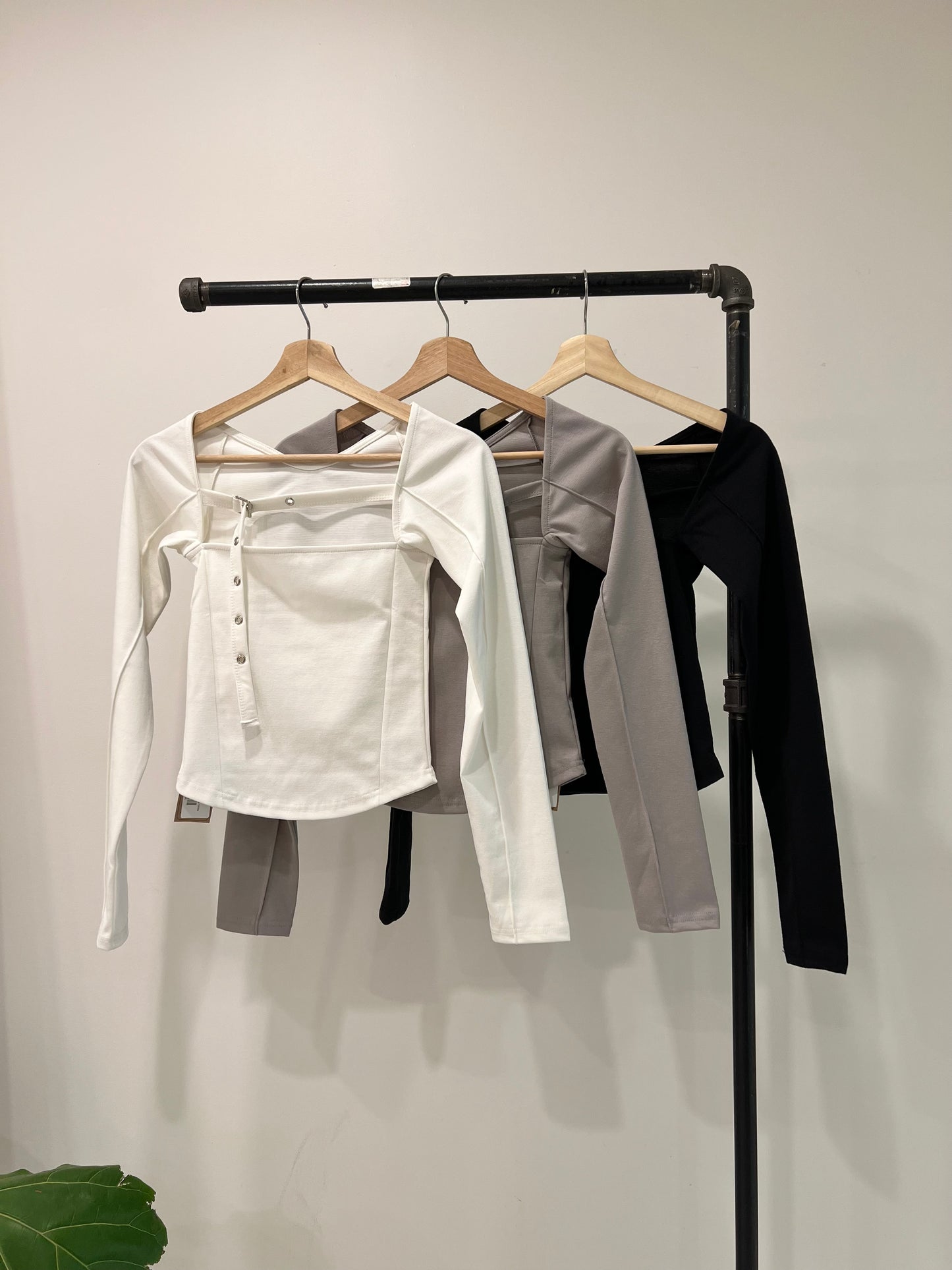 RUDY Belted neckline top