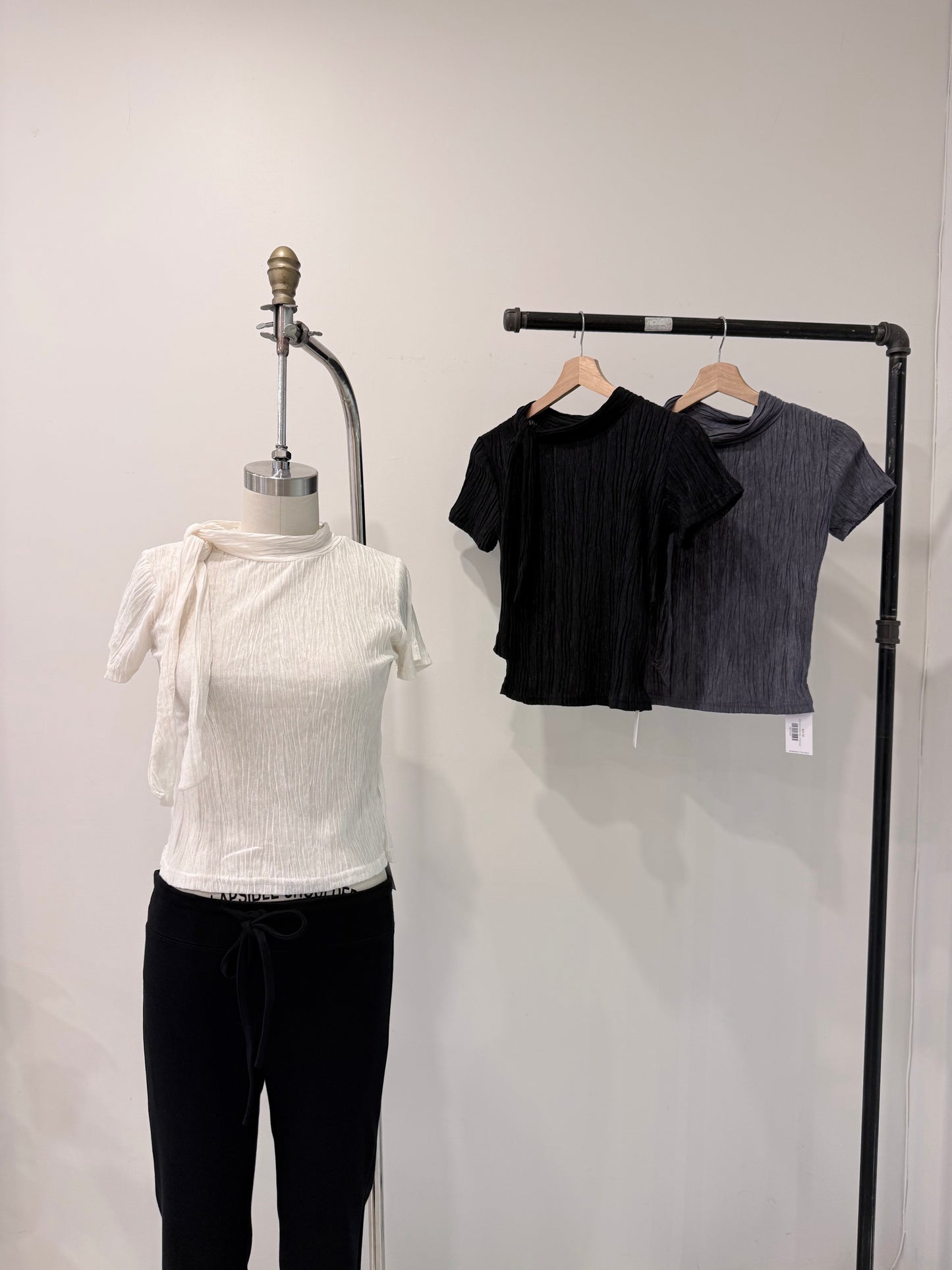 LOUISE Crinkle tee