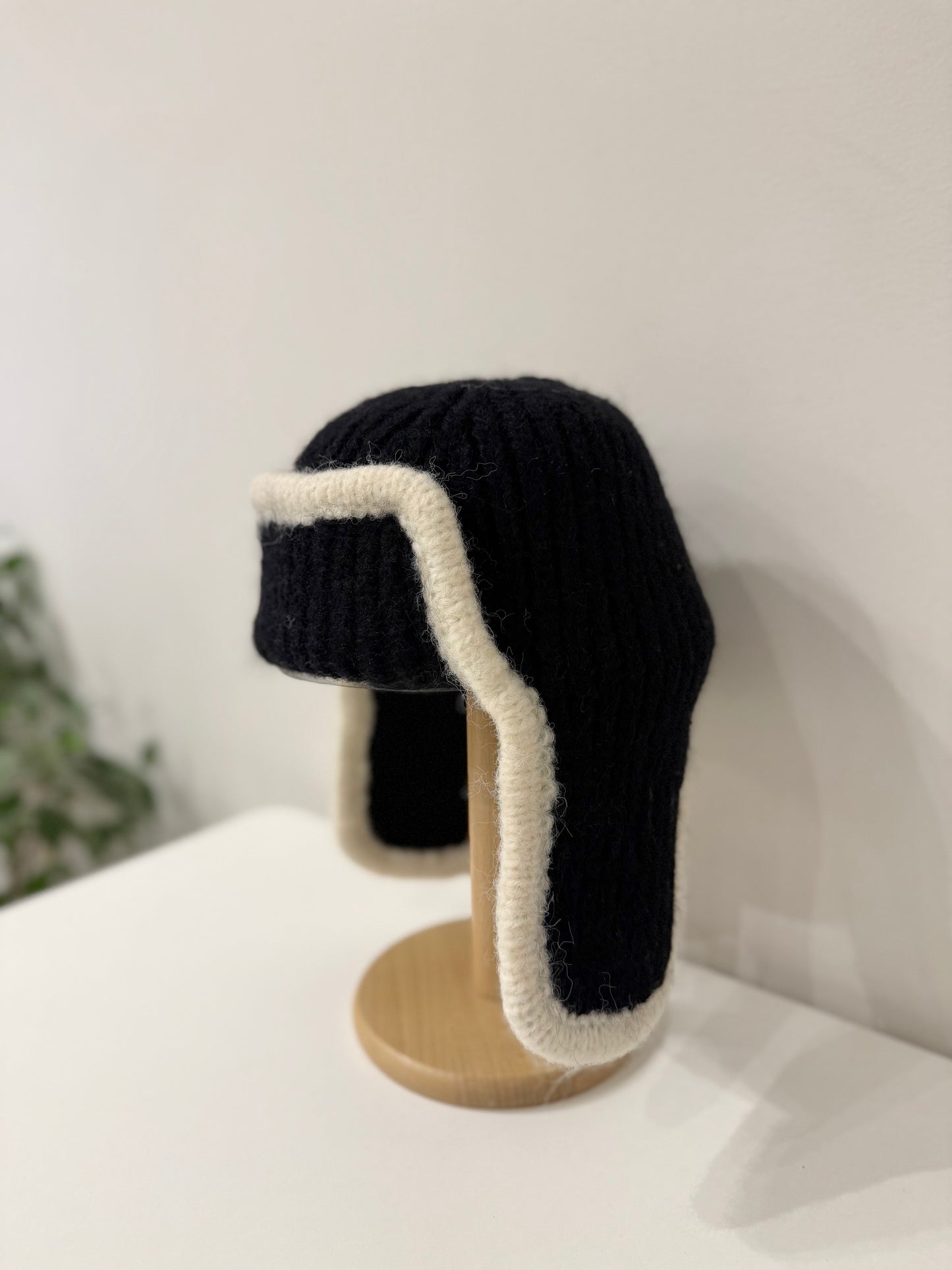 BREATH Earflap beanie