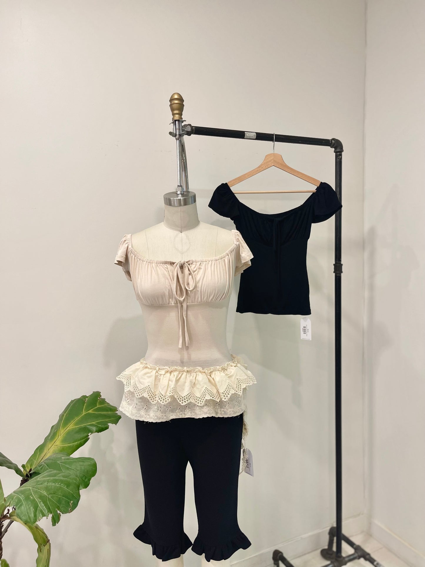 NOA Front tie frill top
