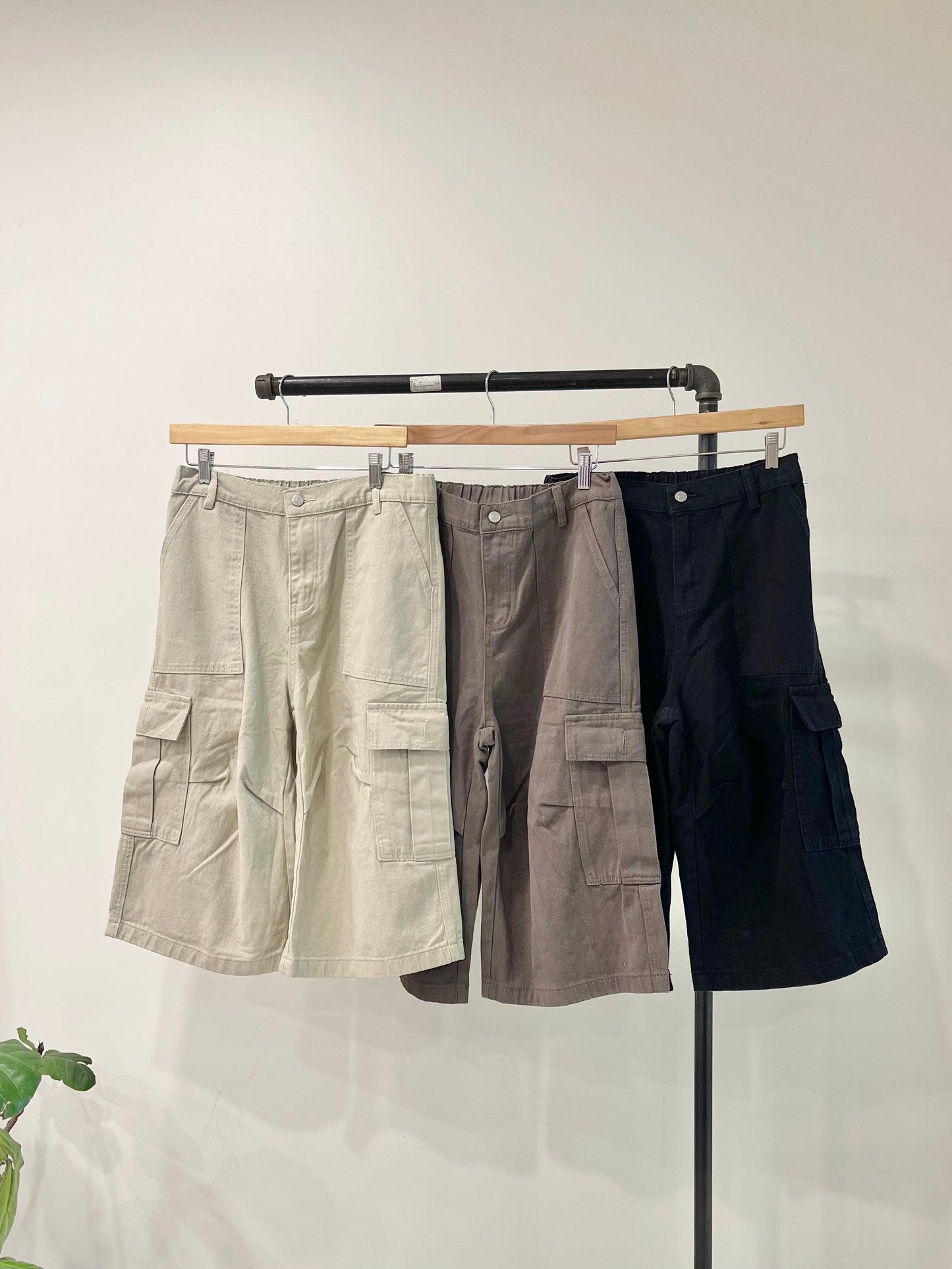 OAK Wide-leg cargo shorts