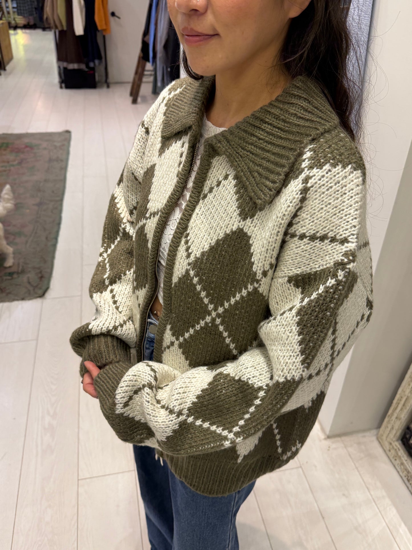 TOHO Argyle zip-up sweater