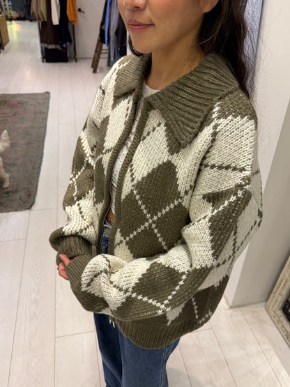 TOHO Argyle zip-up sweater