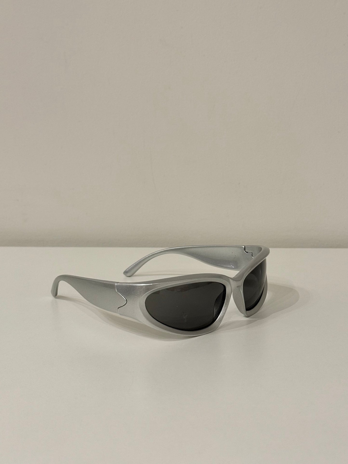 Y2K Oval racer sunnies