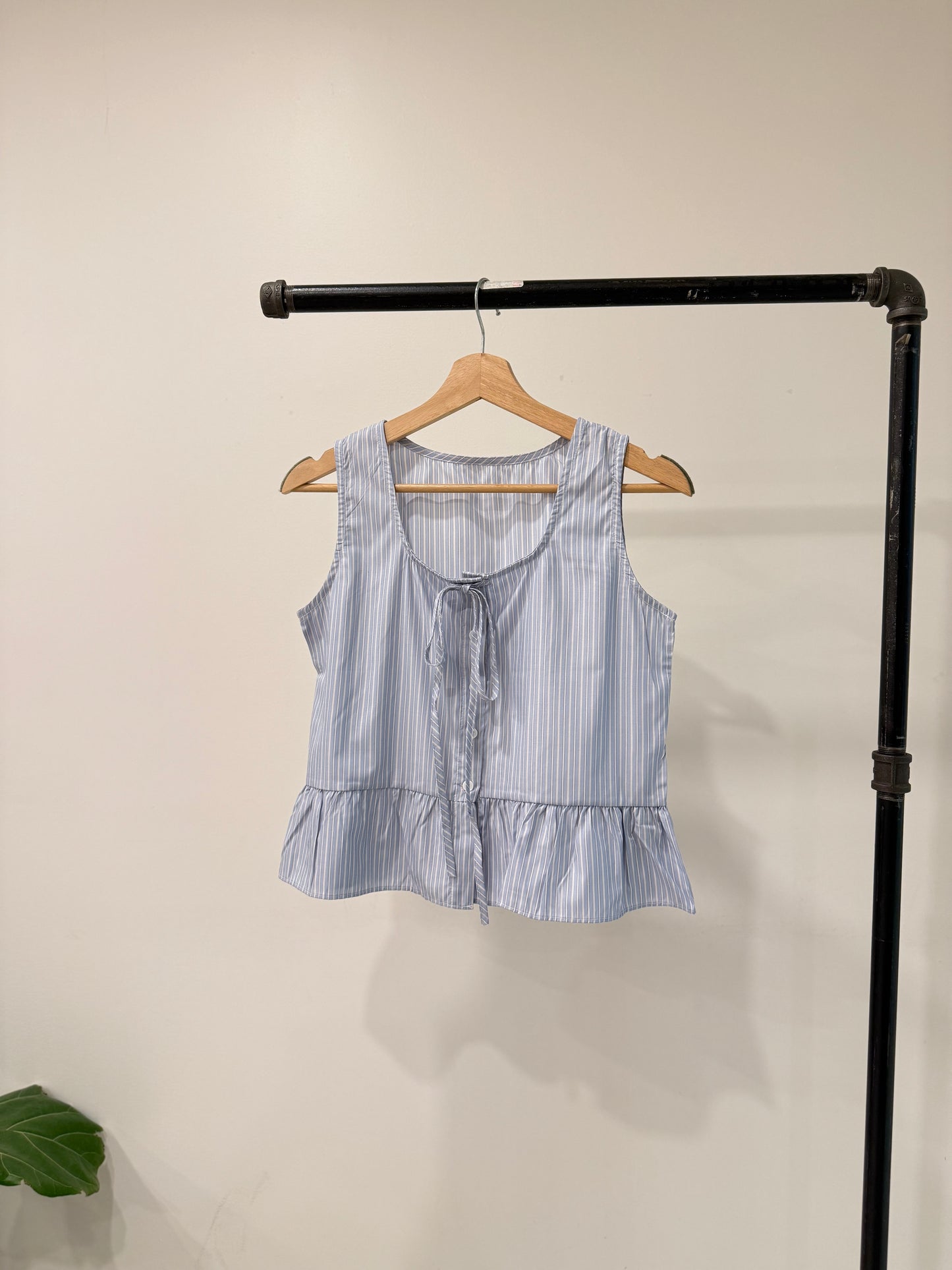 NORAH Ruffle hem stripe top