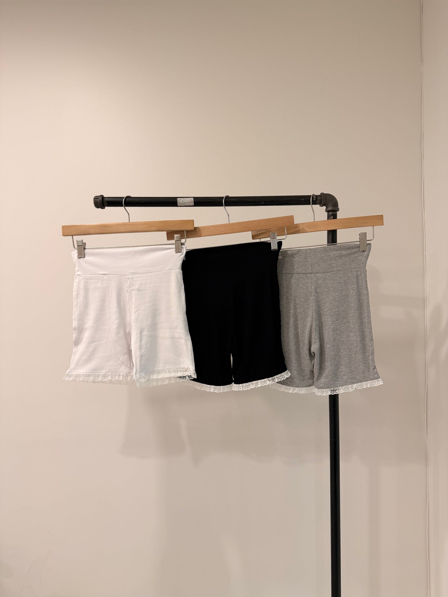 MAY Lace trim shorts