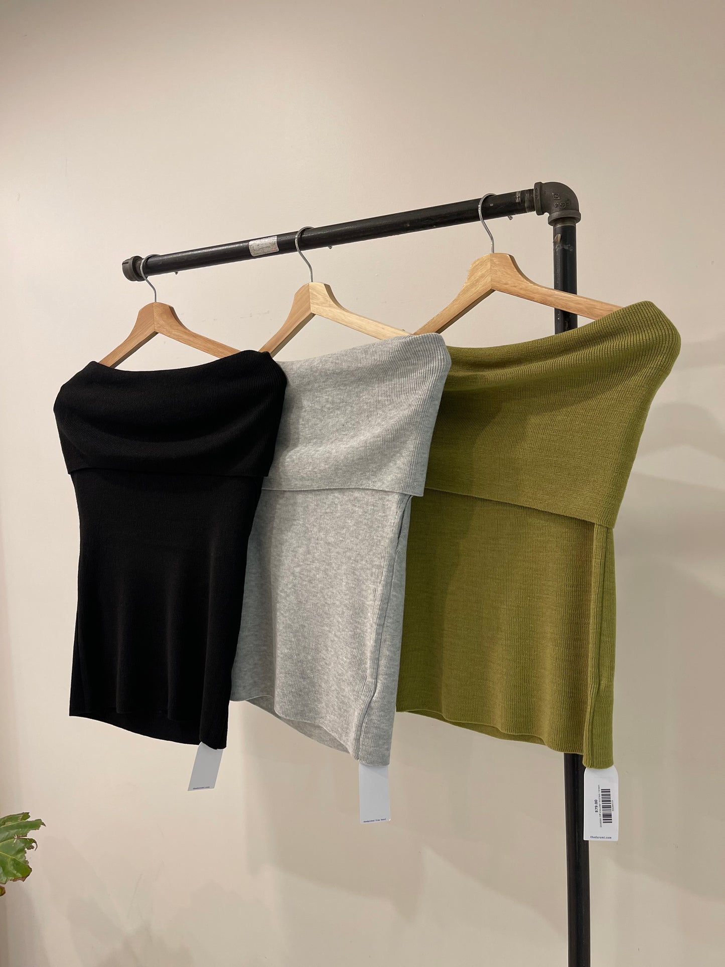 DEMIAN Off shoulder knit top