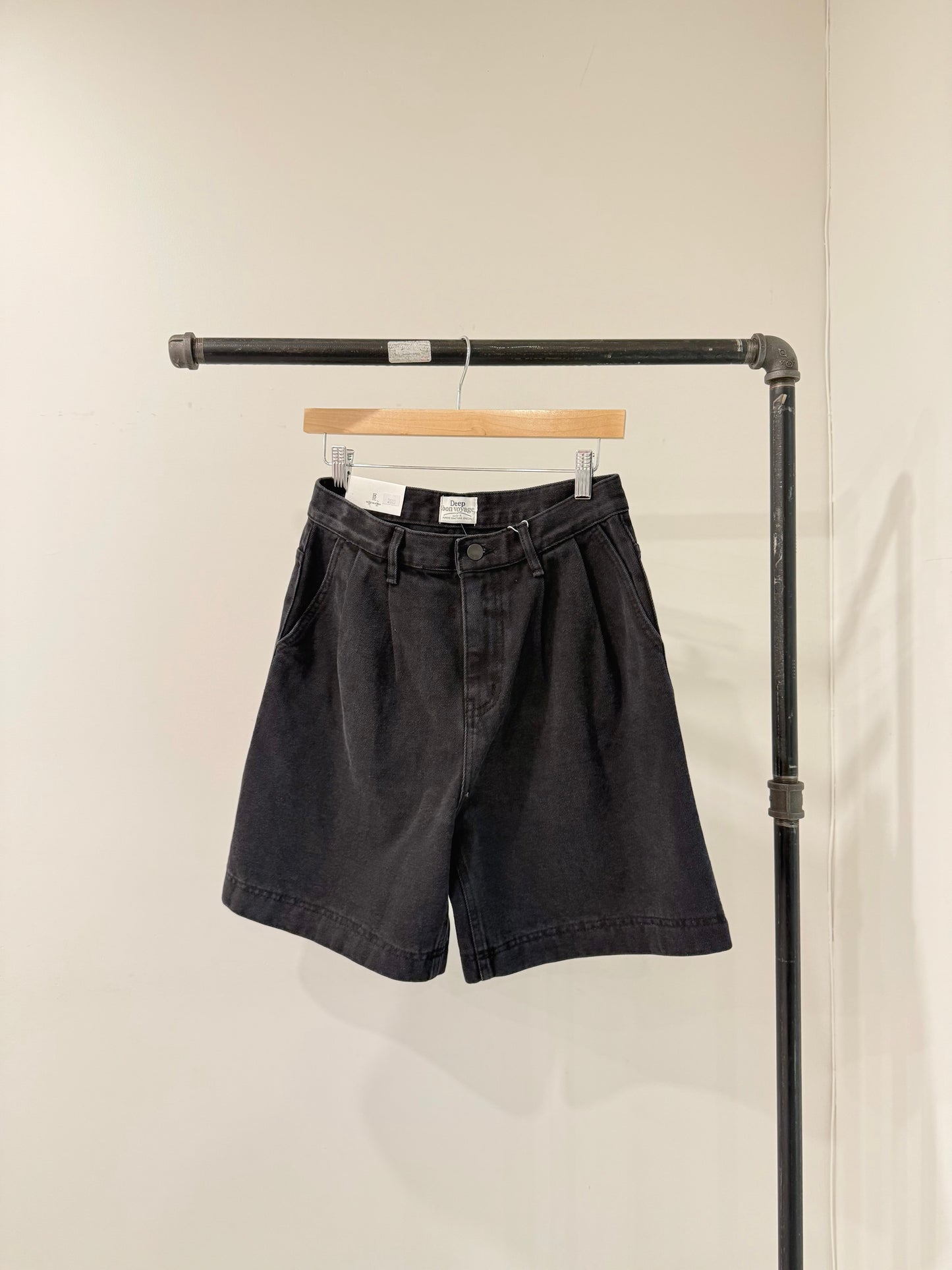 VOICE Black denim shorts