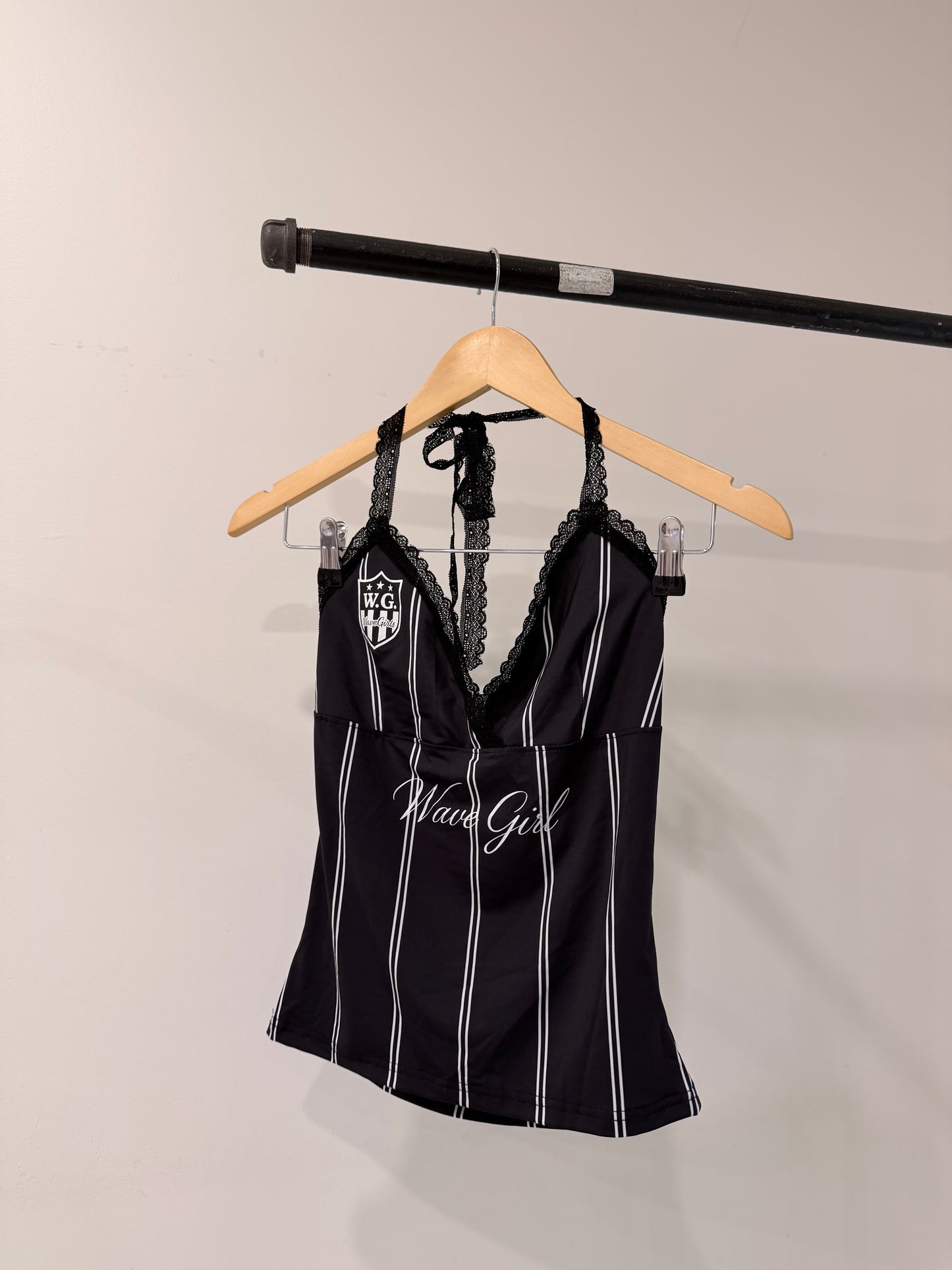 BILLIE Sporty halter top