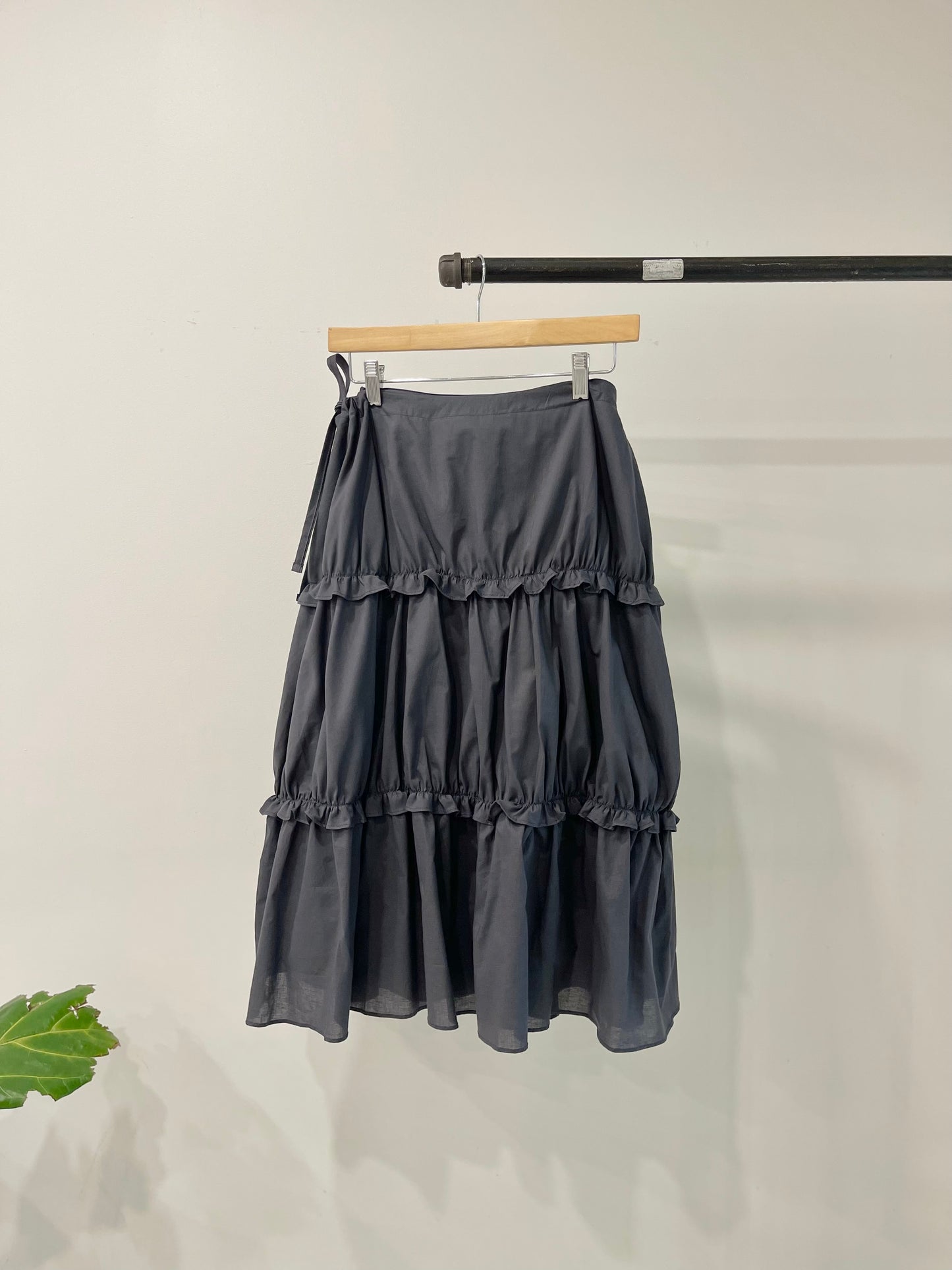 KYGO Adjustable tiered skirt