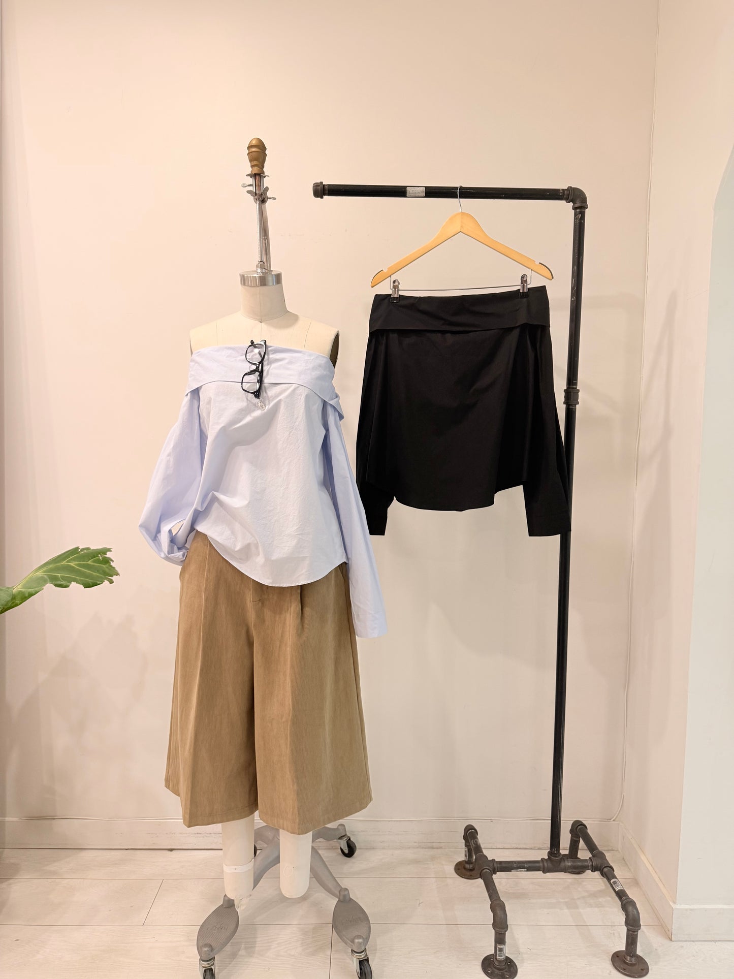 ROMY Off shoulder blouse