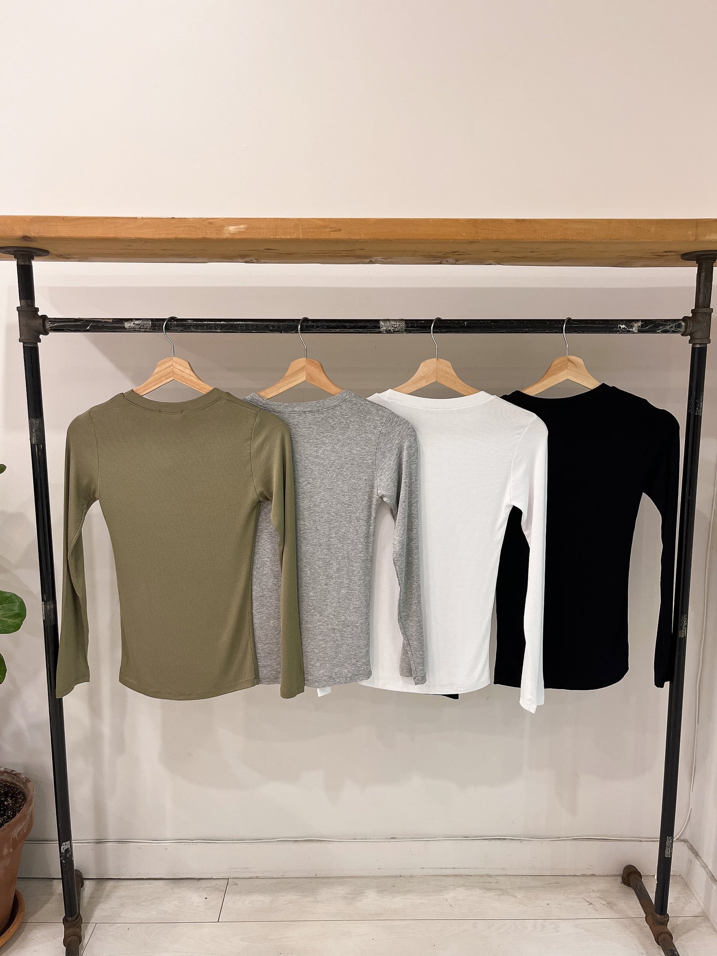 TOVIO Ribbed basic long sleeve top