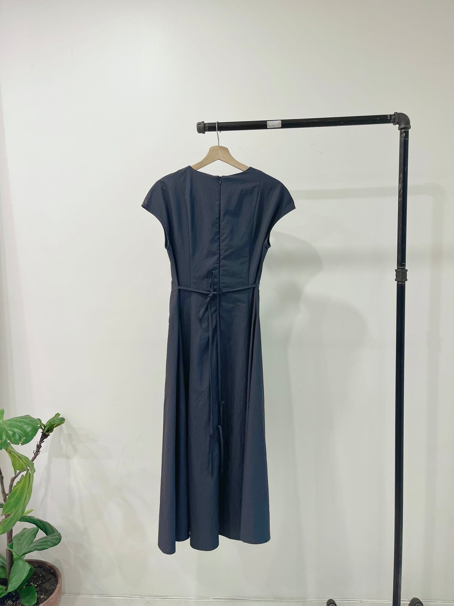 SOPHIE Cap-sleeve midi dress