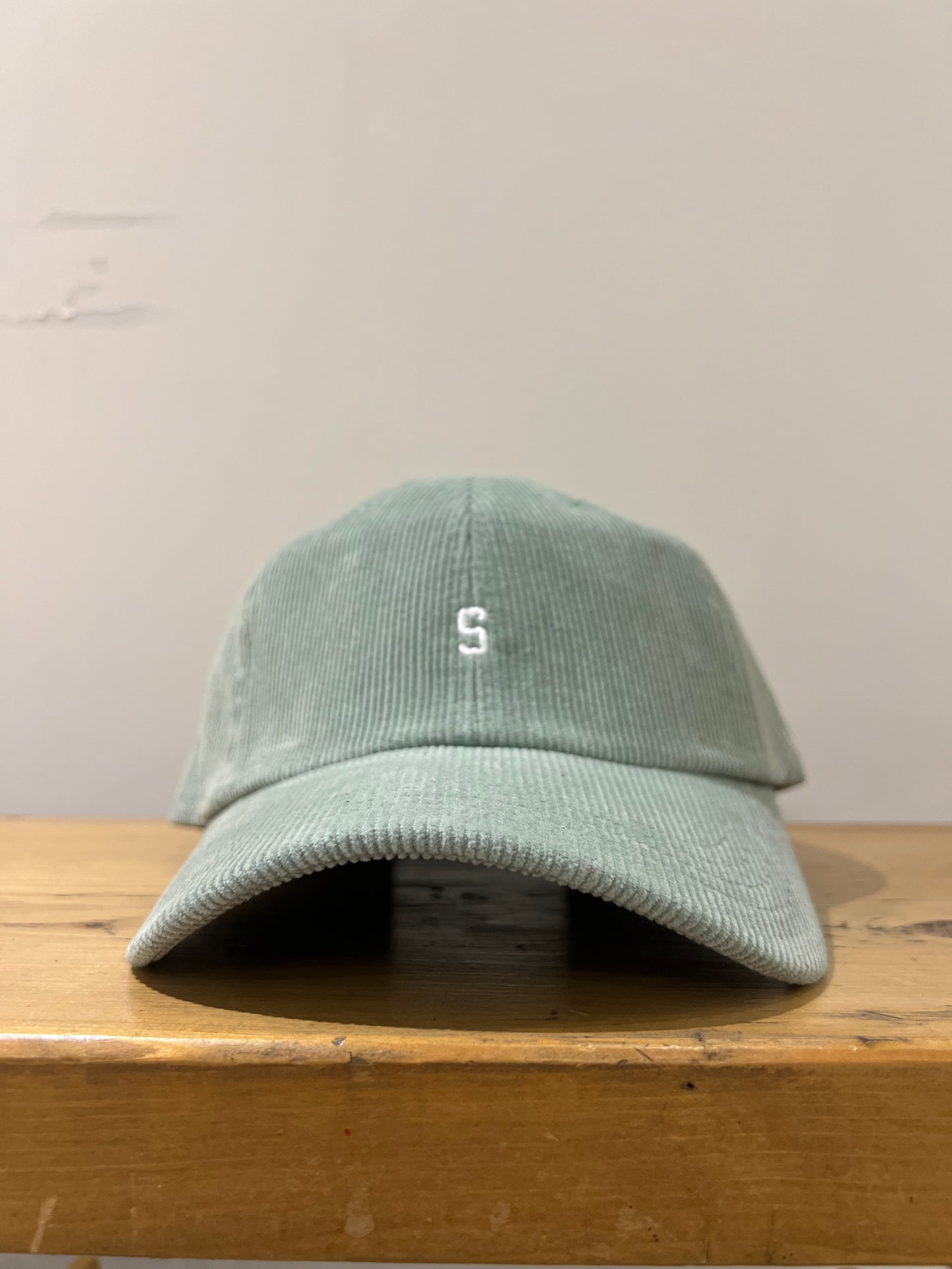 VARO Initial corduroy cap