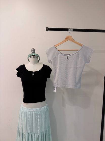 TABITHA Pearl button top