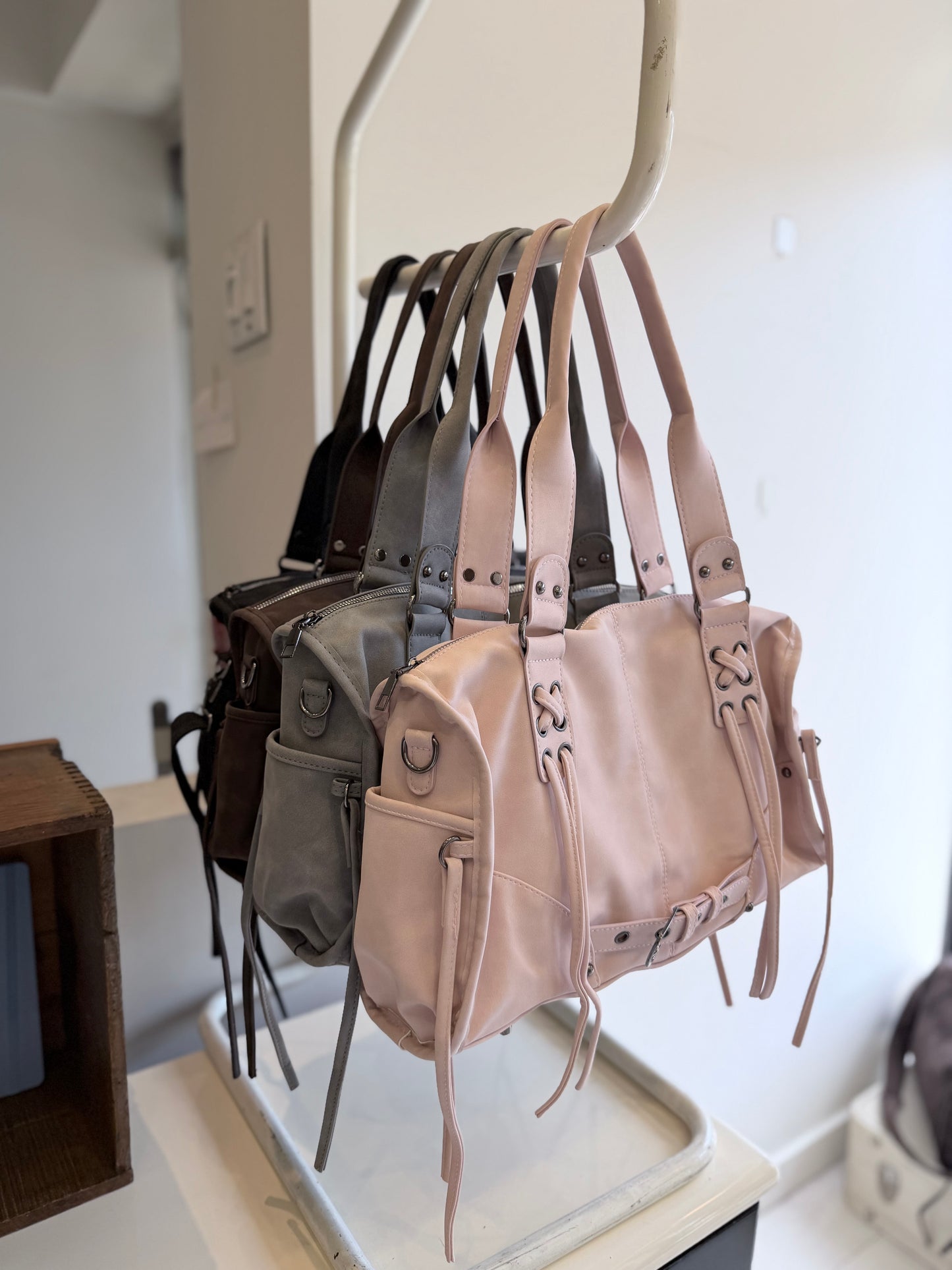 HARLOW Belted washed bag