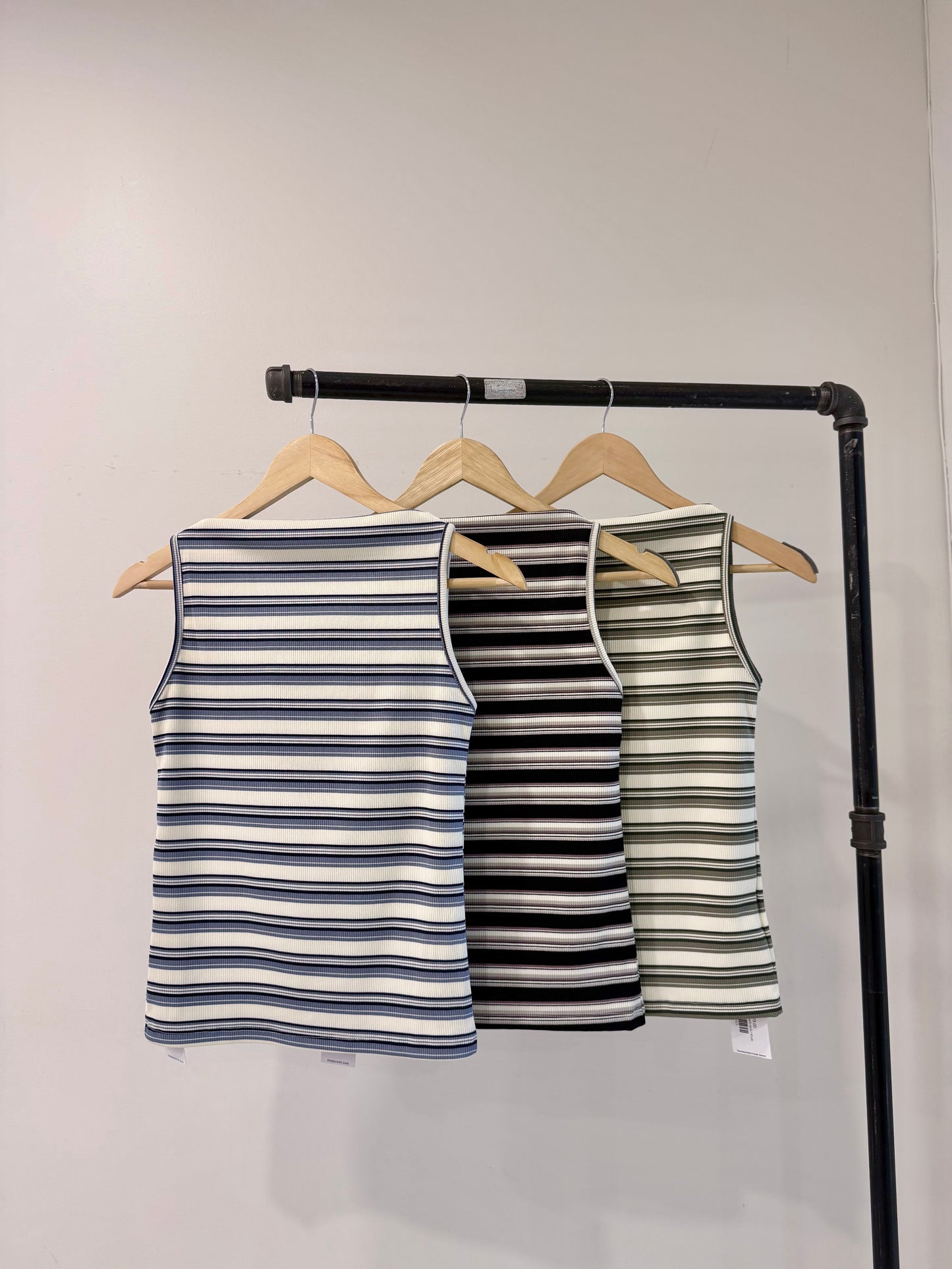 AGNES Boatneck tank