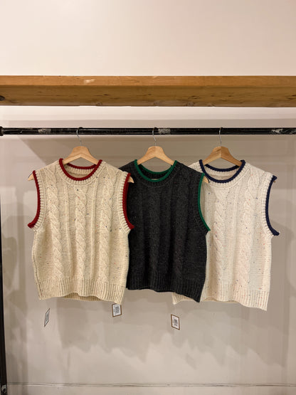 GAROM Speckled cable-knit vest