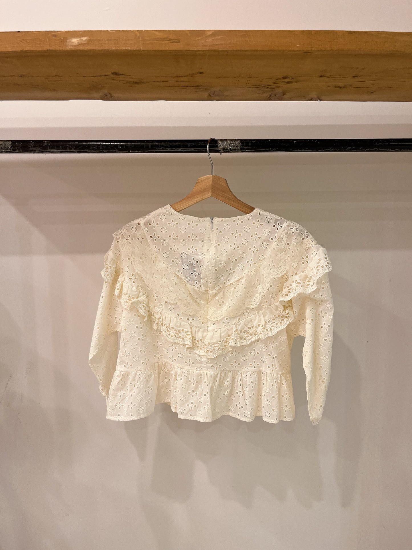 JUDY Eyelet blouse